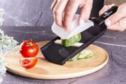 قطاعة خضار سيراميك بقطعة حماية للأصابع من Berlinger Haus - بلاك-سيلفر product image